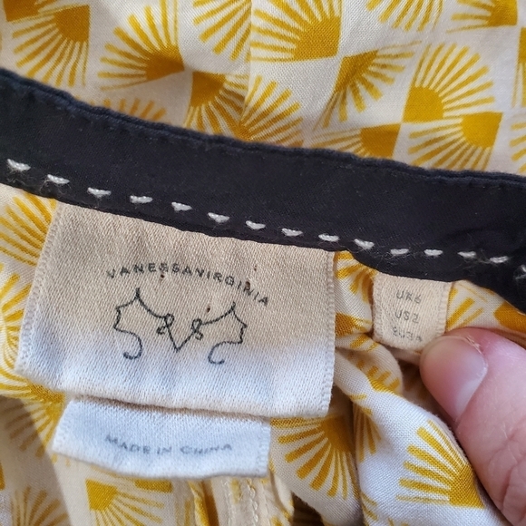 ANTHROPOLOGIE VANESSA VIRGINIA Sunburst Print Blouse Yellow Size 2 - Picture 8 of 10
